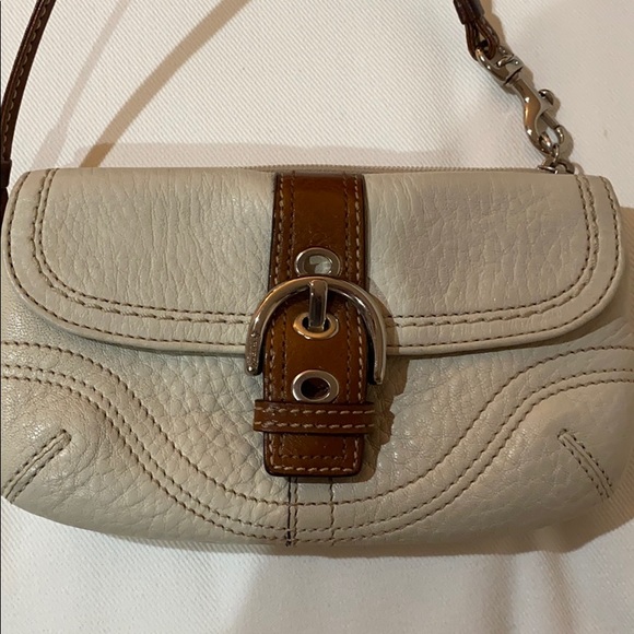 COACH wristlet NWOT - Picture 3 of 7